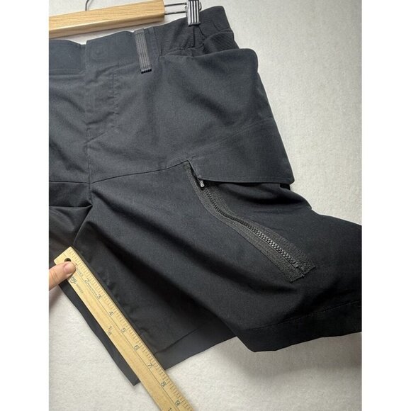 On Cloud Women's Shorts Sz L Explorer Running 6.5" Inseam Track Athleisure Black - Picture 8 of 9